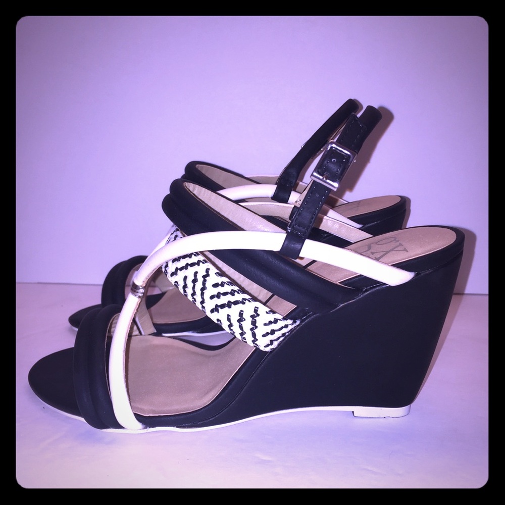 GX by Gwen Stefani Black & White Wedge